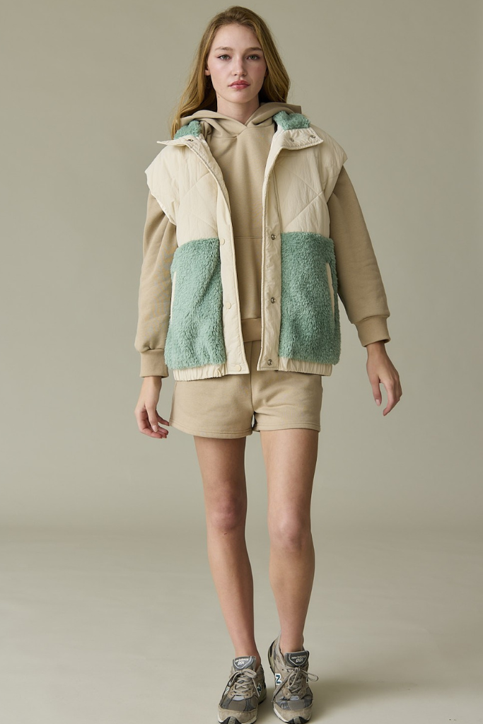 On The Spot Fleece Vest - Cream/Sage