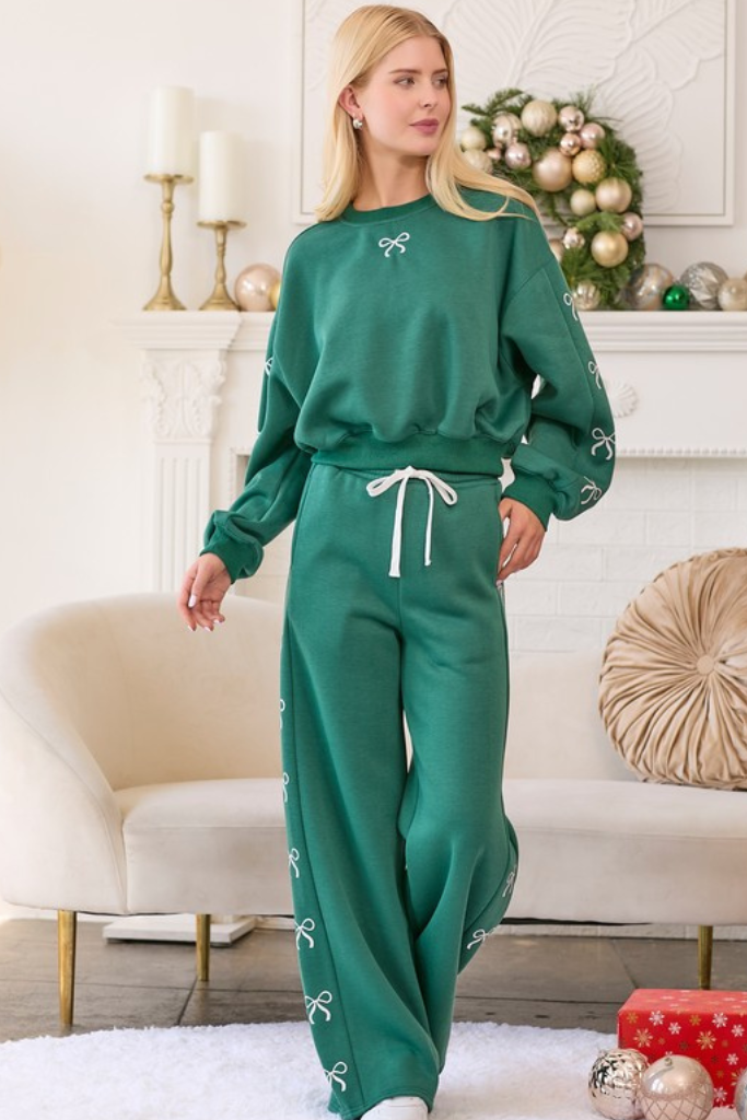 Very Demure Bow Sweatshirt - Hunter Green