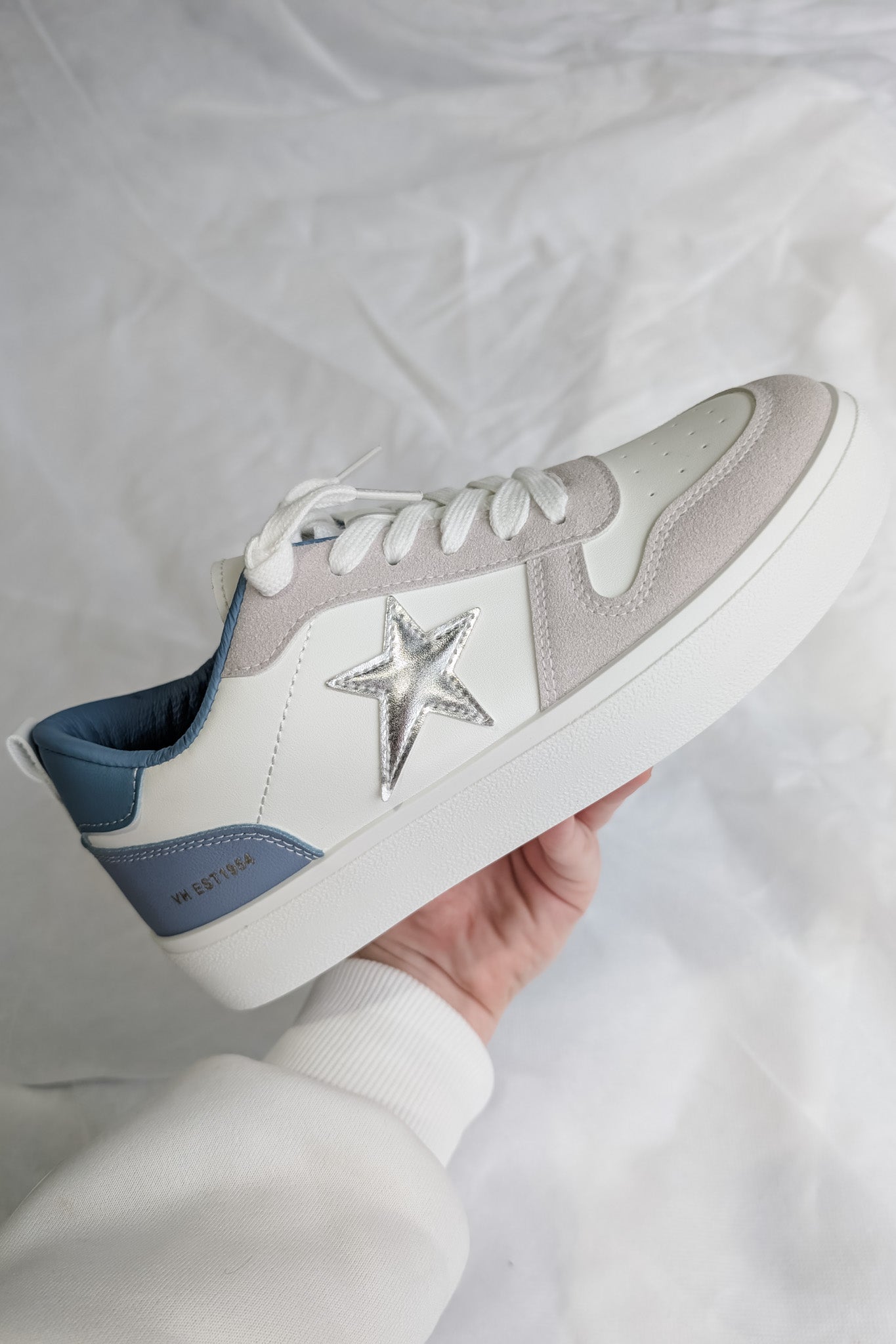 VH Aura 16 Sneaker - Sky Blue