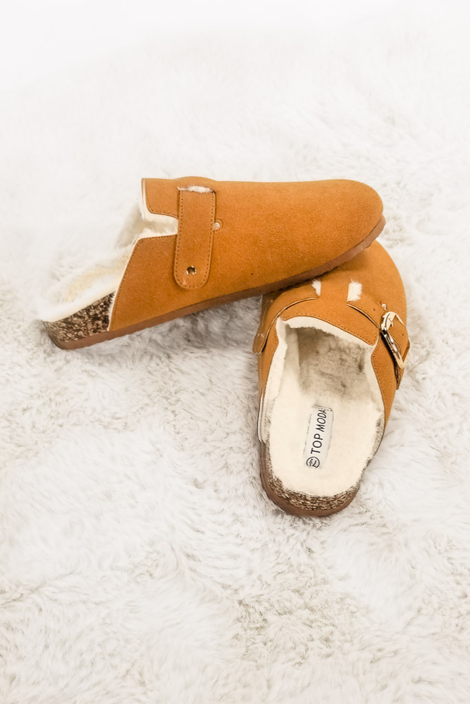 Snug Sara Fur Clogs - Tan