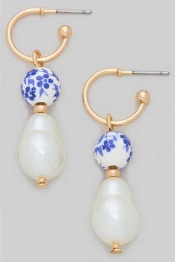 Bright Eyes Dangle Pearl Earrings - Gold