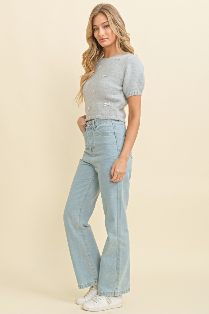 Stay Close Bow Knit Top - Baby Blue