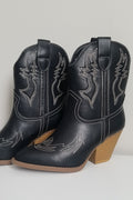 Getting Rowdy Cowgirl Boots- Black